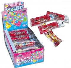 Un bracelet en bonbon dextrose aux goûts de fruits (fraise, orange, ananas, raisin)